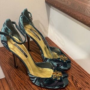 Laundry By Shelli Segal Green Velvet Heels